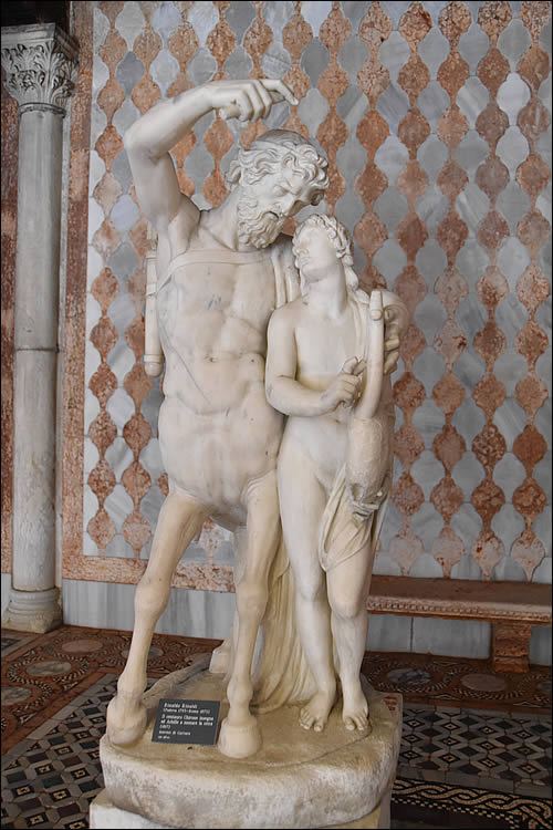 Statue de Chiron et Achille