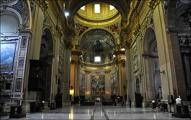 Vue d'ensemble de l'église Sant'Andrea della Valle à Rome