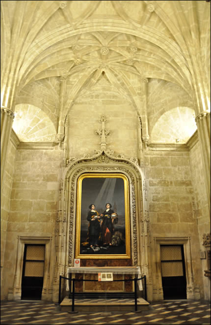 La sacristie des calices de la cathédrale de Séville avec le tableau de Goya représentant Saintes Juste et Rufine.